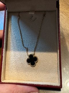 18k Gold VCA necklace Hk setting black onyx