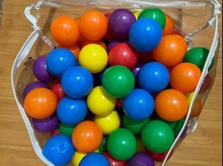 86pcs. INTEX FUN BALLZ
