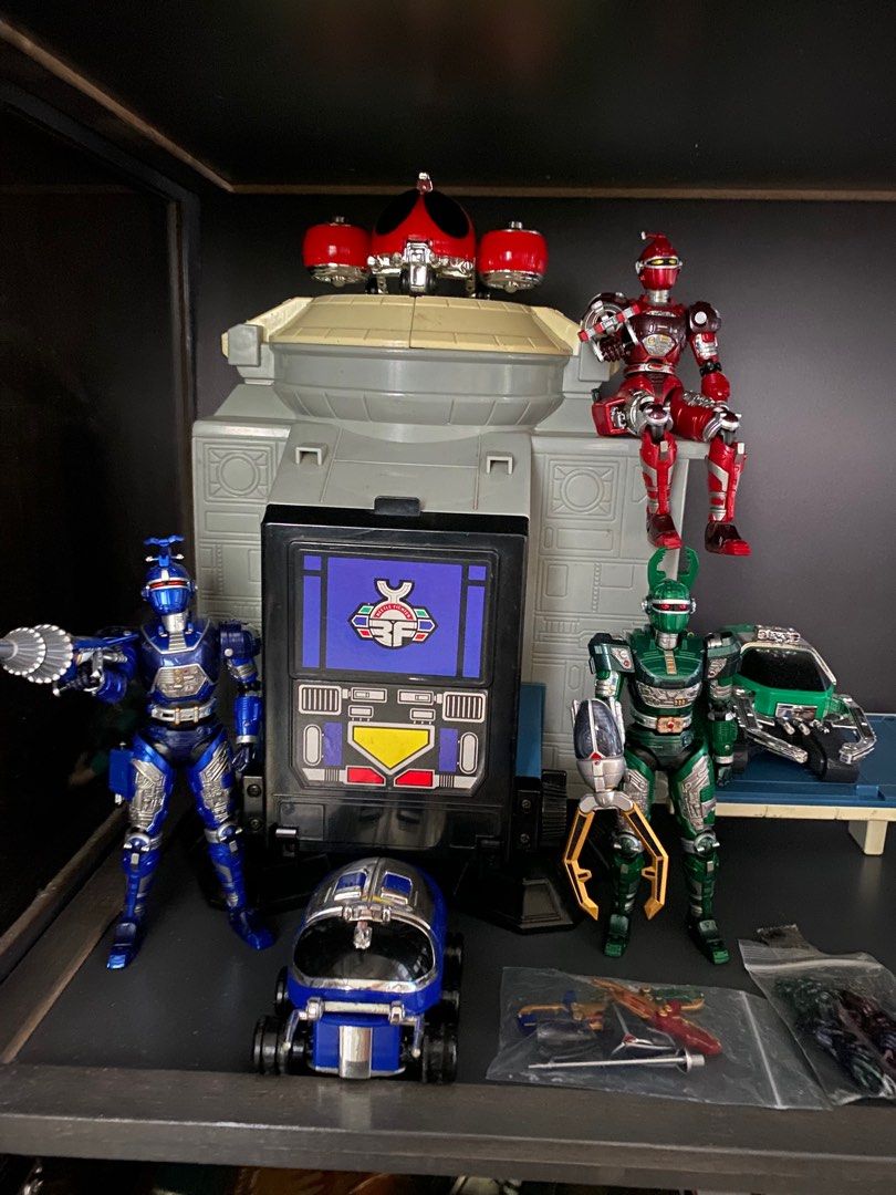 Beetle Borgs (Category: Action & Battle Toys) located in Manila. Submitted by cxtremetoy17724 (Listing ID 1306811191, Image 1). Description: Beetle Borgs Base Camp and Beetle Borgs Figures with alt hands and weapons Issue: Putol isang horn ng red figure.