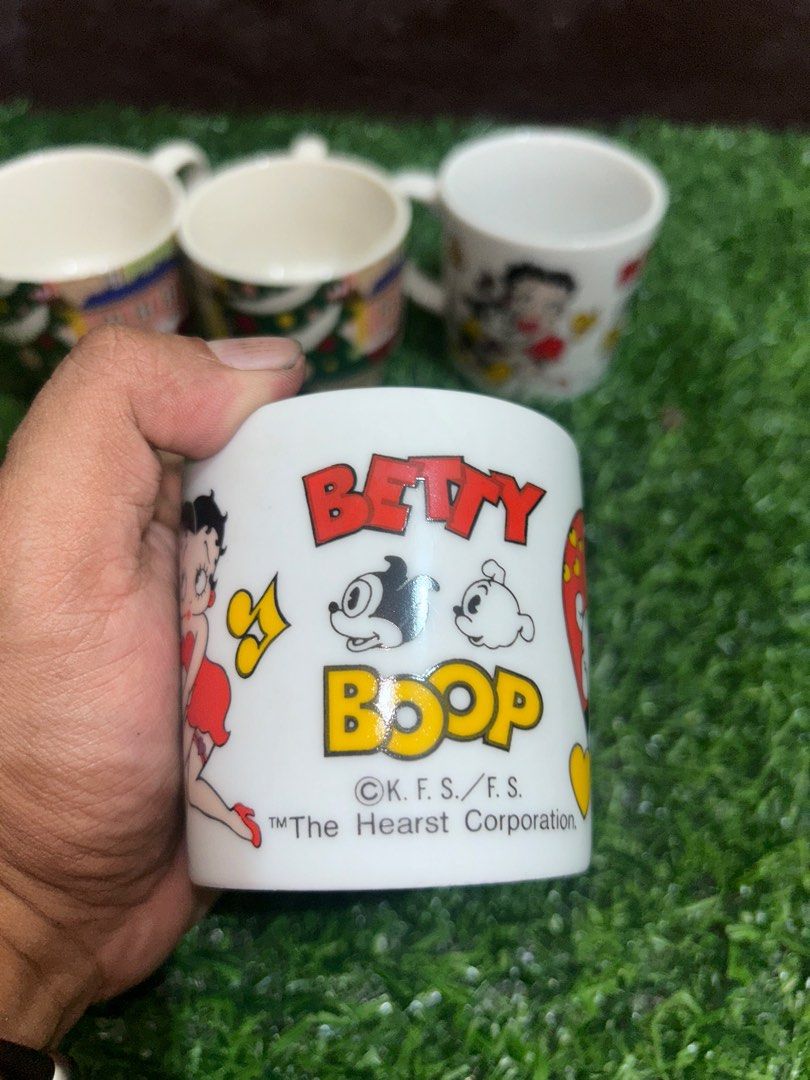 Bettyvioo cup and kfc cup take all (Category: Coffee & Tea Tableware) located in Davao. Submitted by japanamerican (Listing ID 1306839537, Image 2). Description: Japan surplus.