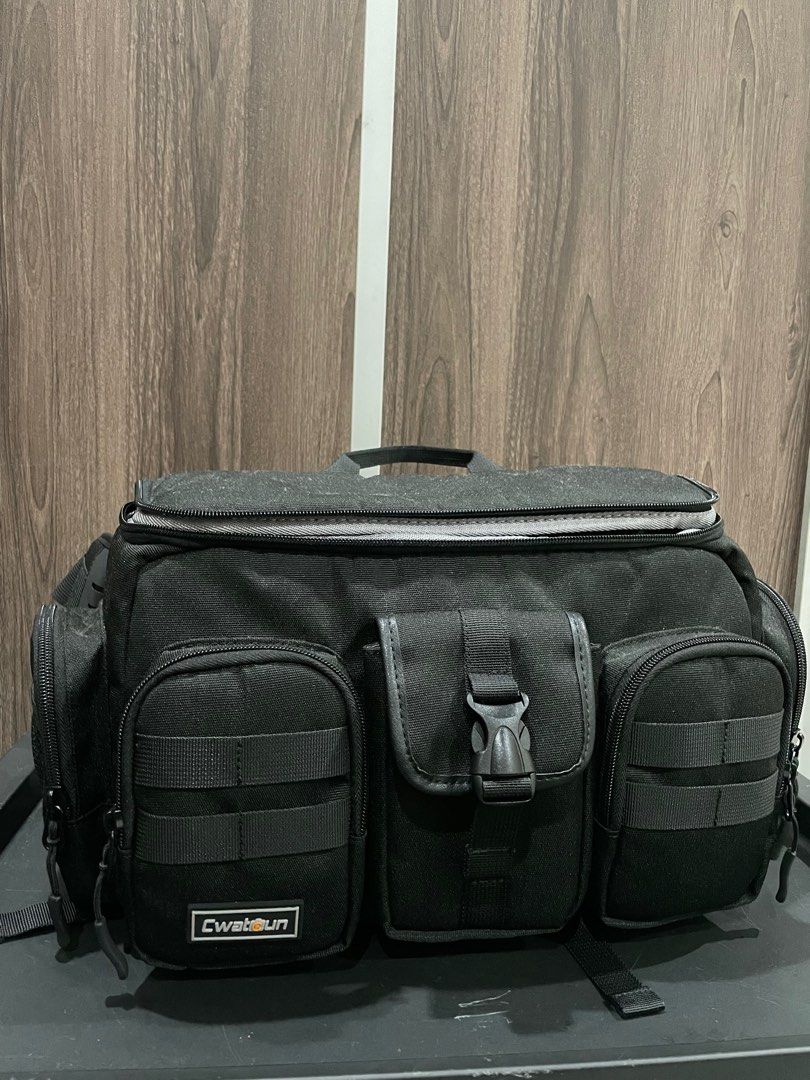 Camera bag (Category: Camera Bags & Carriers) located in Kapar. Submitted by noahh_ (Listing ID 1306792877, Image 2). Description: .