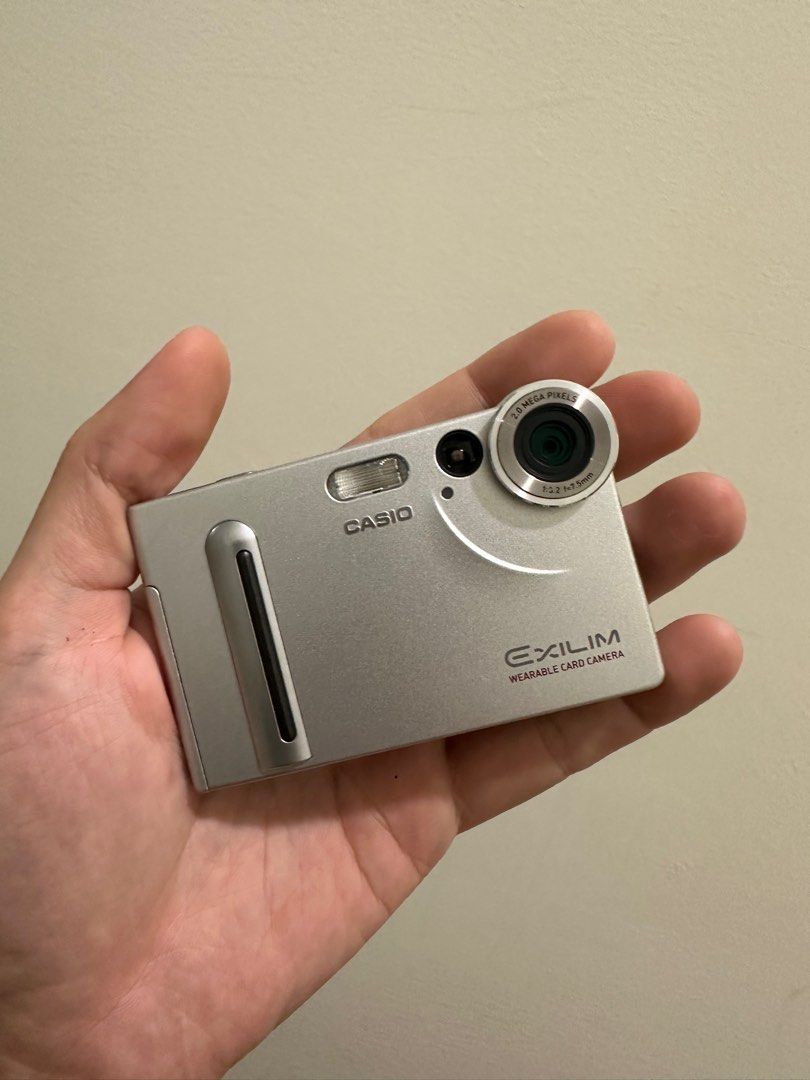 Casio EX S2 CCD Camera Full box Super Tiny