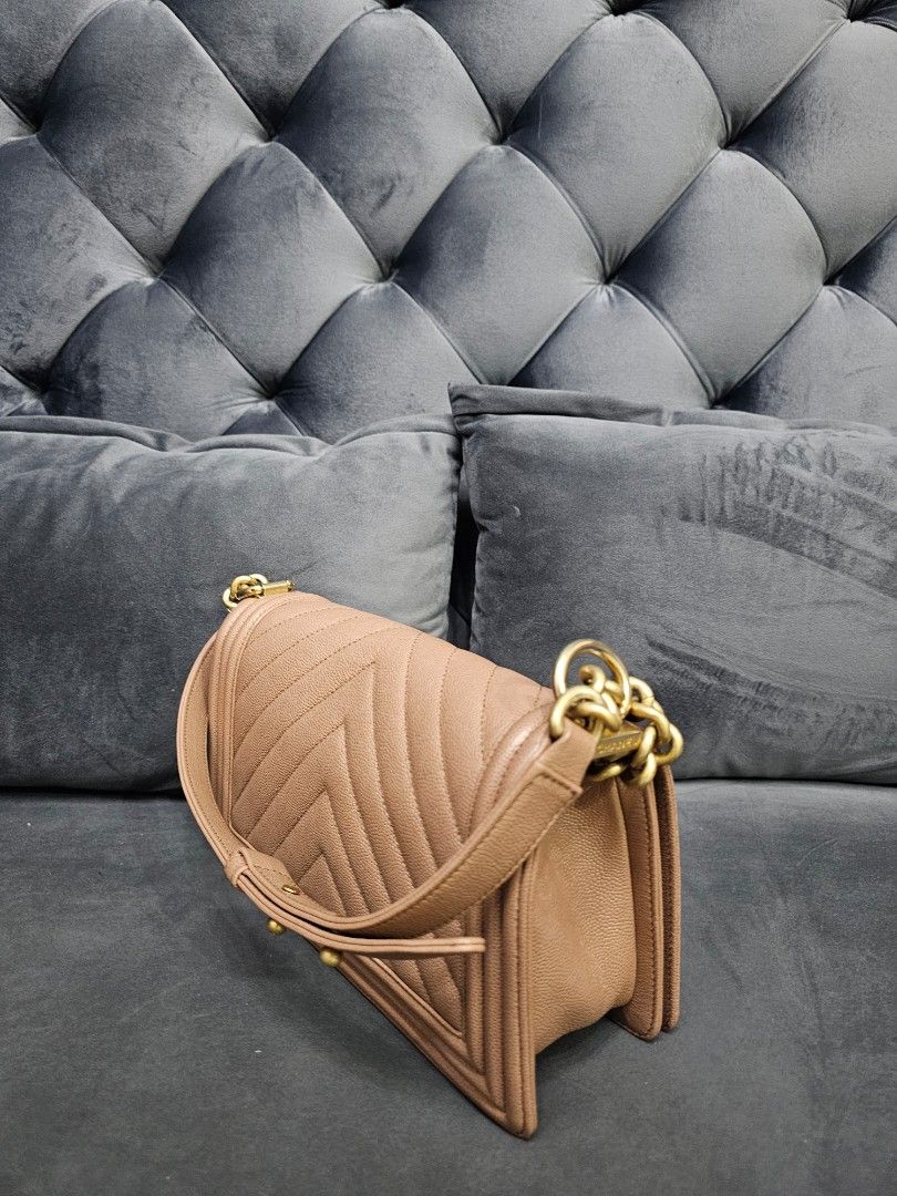 Chanel 18s beige deals