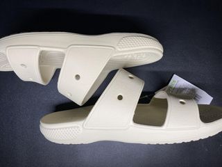 Crocs Classic Sandal in Bone