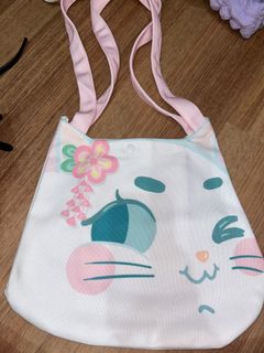 (Category: ) located in . Submitted by chloetxe (Listing ID 1306767230, Image 1). Description: .