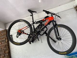 Falcon carbon frame air suspensionMountain Bike