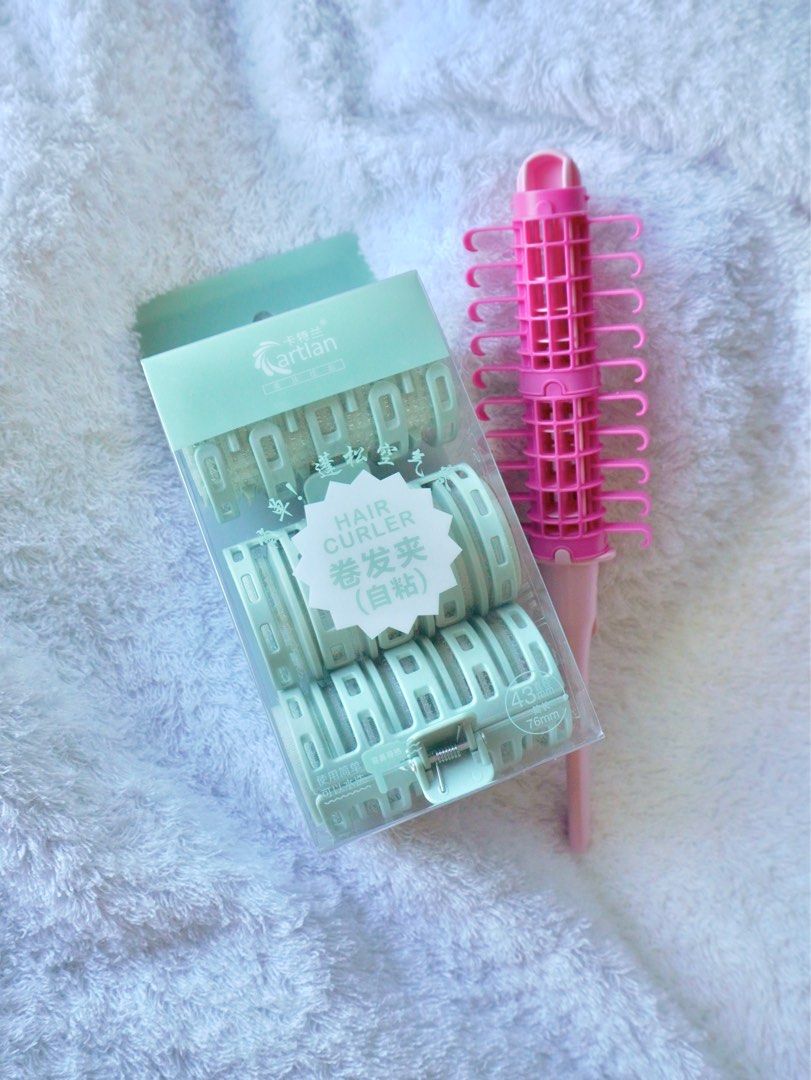 Hair curlers set (Category: Hair) located in Quezon City. Submitted by joolei.declutter (Listing ID 1306799374, Image 1). Description: 🚫 no haggling please, last price posted! ‼️ PAYMENT FIRST BEFORE RESERVING 🛍️ bought @ Daiso + Gladking ❓RFS: wala na po ako bangs hahaha ✨ seldom used kasi tamad 😭 💸 MOP GCash, Maya, BPI, BDO 💖 first to pay reserves & gets the item ❌ No COD and Shxpee Checkout.
