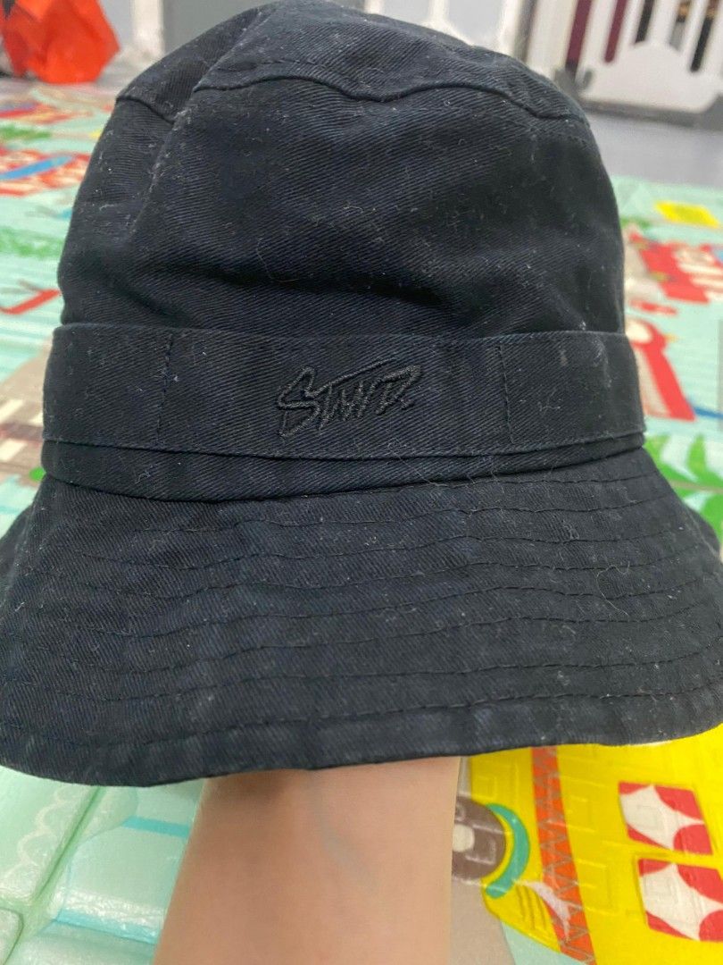 Hat Pull & Bear (Category: Cap & Hats) located in Petaling Jaya. Submitted by Alhans (Listing ID 1306880349, Image 1). Description: .