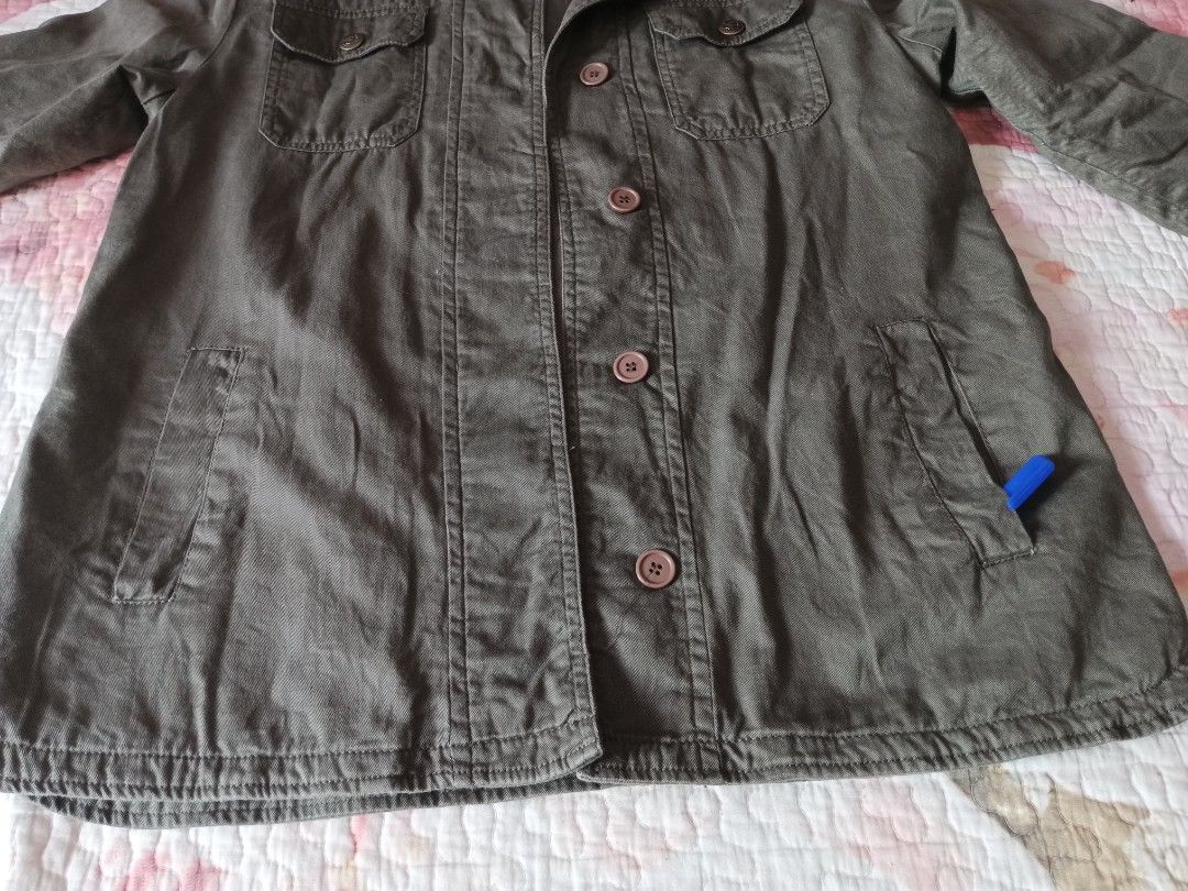 Jacket (Category: Coats, Jackets and Outerwear) located in Gugusan Taib Andak. Submitted by abuzharbundle (Listing ID 1306720949, Image 3). Description: Jacket with attachable hoodie. color green army chest 21inch lenght 27 inch like new with cheap price.