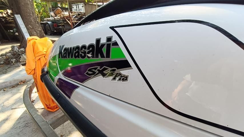 Kawasaki Jetski 750SXi Pro (Category: Motorbikes for Sale) located in Manila. Submitted by ds1khl (Listing ID 1306815474, Image 2). Description: 1999 Kawasaki Jetski 750SXi Pro SWAP!!! (Motorcycle, Cars or Luxary Watches) 🎖For more and specific information, call us or meet us. Call us Call : 099.5798.7000 Message :096.6667.7711 Visit us 🏆KRP WARP & PPF 16 William St.,Corner Pioneer, Mandaluyong City (Green Gate) 📍WAZE : KRP WARP&PPF FB page KR