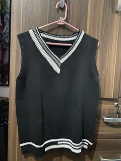 Knitted B&W Striped Vest