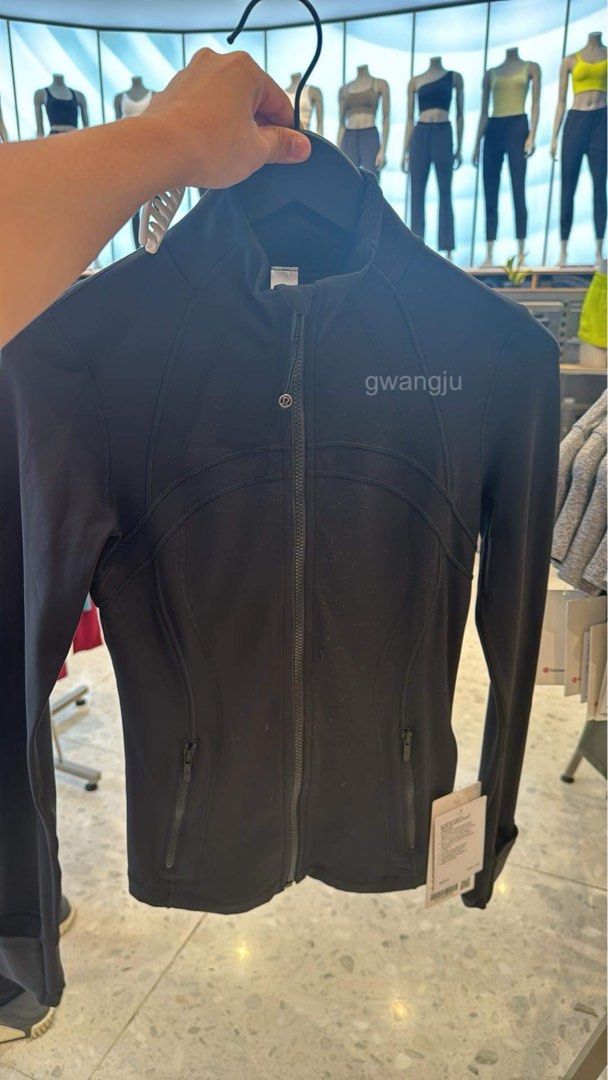 Original Lululemon Define Jacket Nulu in Black Size 6 (Category: Activewear) located in San Juan City. Submitted by gwangju (Listing ID 1306884764, Image 2). Description: Lululemon Define Jacket Nulu in Black Size 6 🔘 BRAND NEW 🔘 From Bangkok, Thailand 🔘 Never been used 🔘 Can deliver upon payment RFS: too long for me 💸 Payment method: GCash 📍 Location: San Juan, MM 🚚 Courier: Grab/Lalamove.