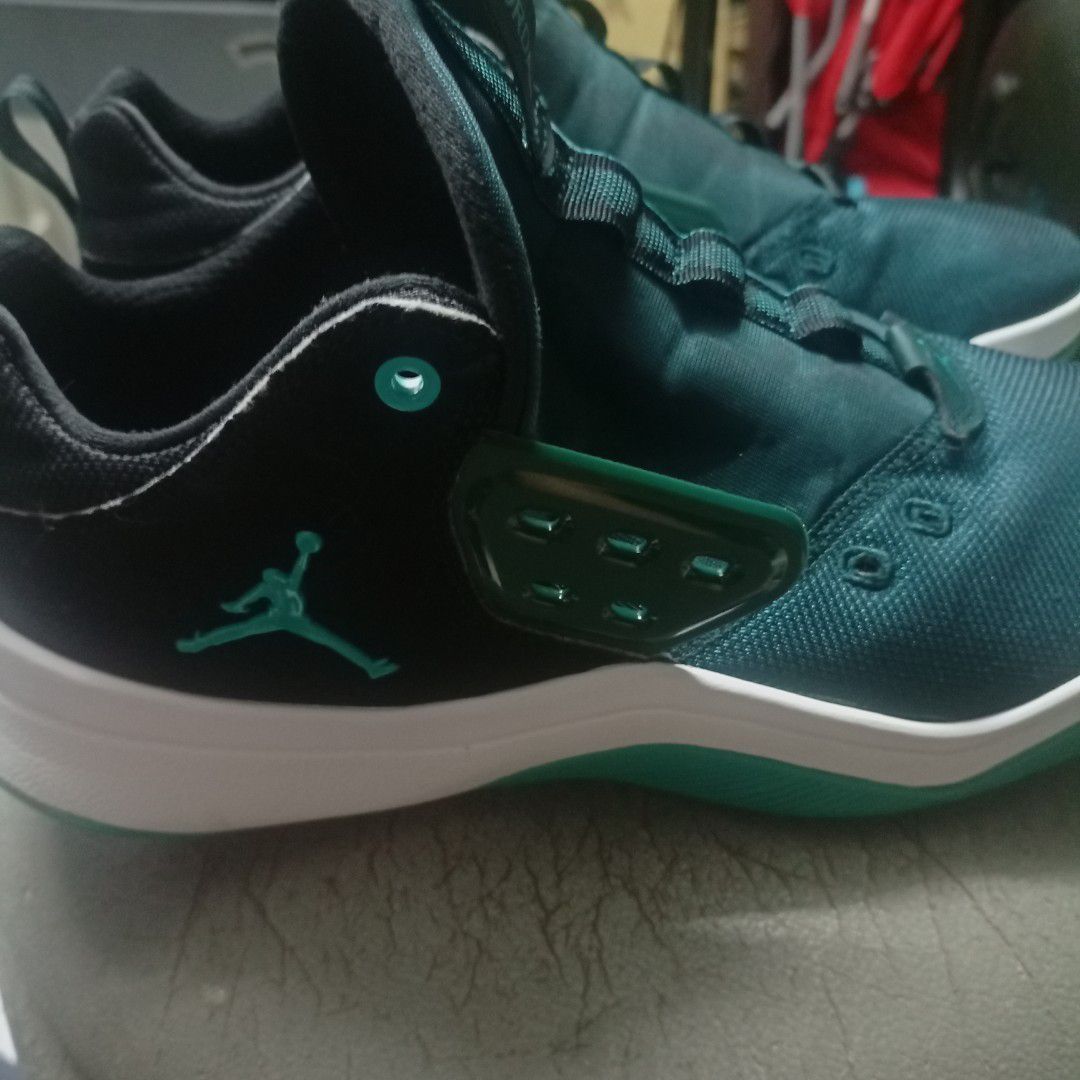 Nike Air Jordan DNA LX (Category: Sneakers) located in Manila. Submitted by don.reyes (Listing ID 1306719208, Image 1). Description: Jordan color black and dark green.Original model AO1539-300 .Medyo masikip lng ng konti.Kaya binebenta.Saglit ko lng nagamit.