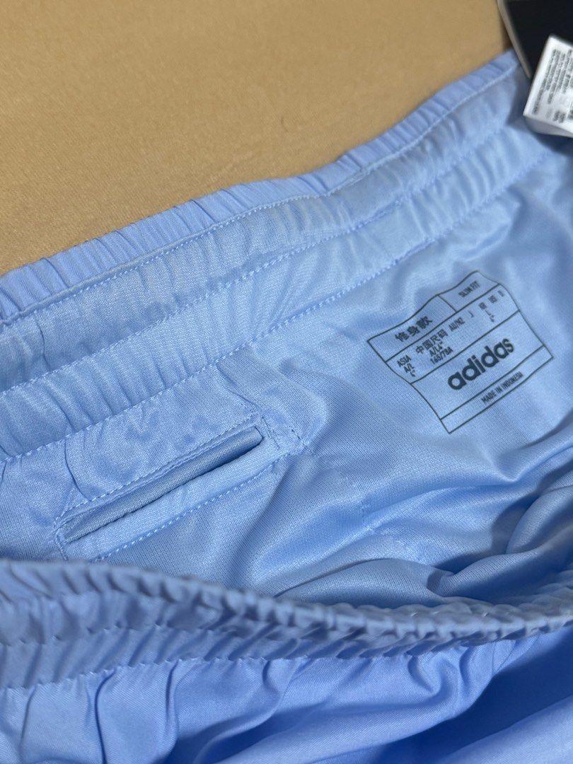 Original Adidas Run It Short Shorts (Category: Activewear) located in Quezon City. Submitted by frostize (Listing ID 1306808694, Image 3). Description: Too small for my hips. I got this in haste but never got to wear them since small nga. Originally priced at 1600 Selling for 1,200 Slightly negotiable. SF shouldered by buyer..