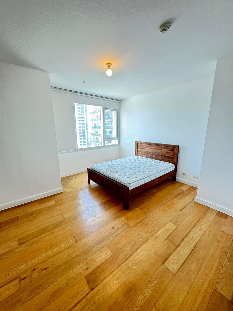 (Category: ) located in . Submitted by realestatemakati (Listing ID 1306846188, Image 1). Description: .