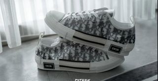Preloved Dior Oblique Canvas Low Top Sneakers unisex
