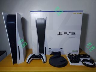 PS5 Disc Edition CFI- 1218A
w/ receipt