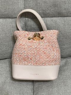 由 clairshinee (刊登 ID 1306753749，圖片 1) 提交，位於 的 (類別：)，說明：。