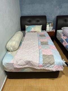(Category: ) located in . Submitted by hyeeun92 (Listing ID 1306738898, Image 1). Description: .