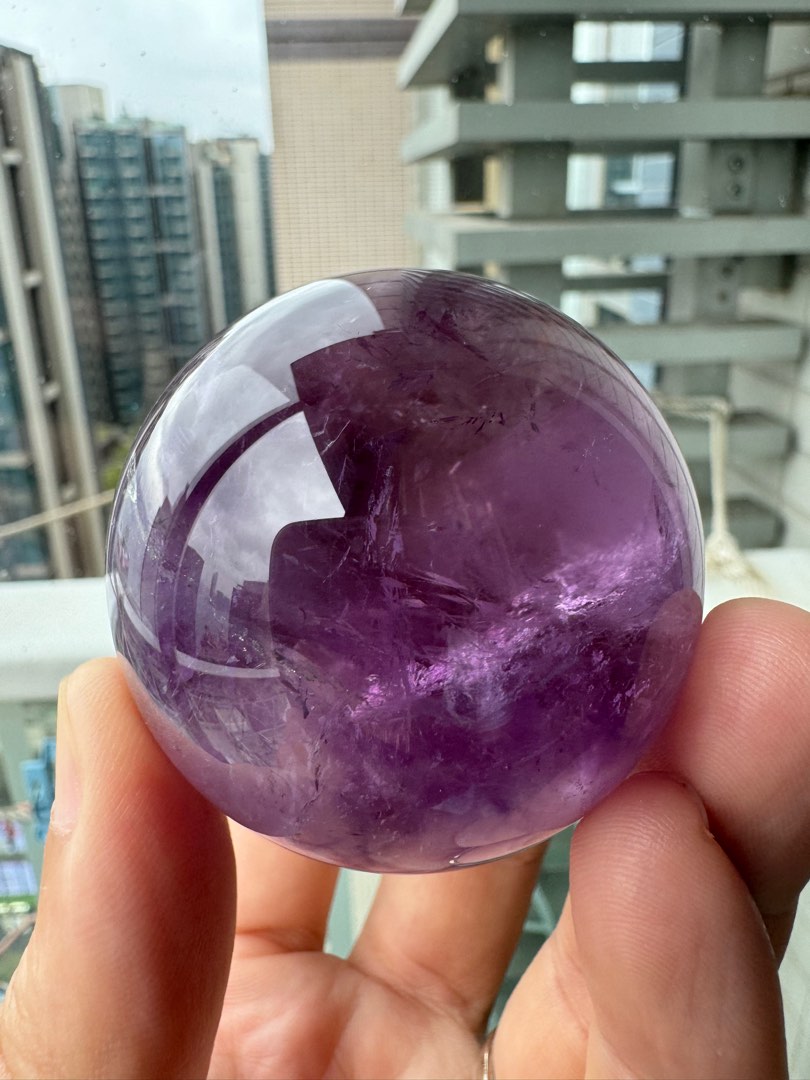 水晶球 Amazon.co.jp: 水晶玉 水晶球 80mm 無色透明 クリア台座付き 宙