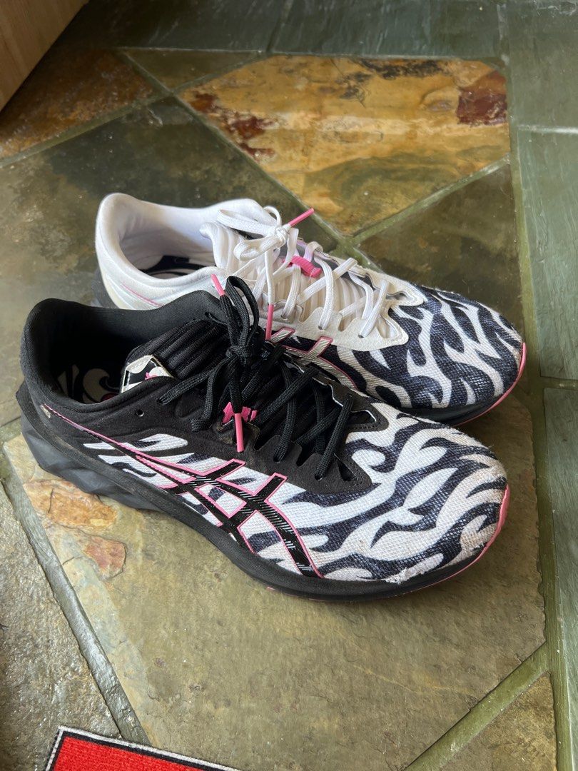 Tobyato ASICS NovaBlast Shoes