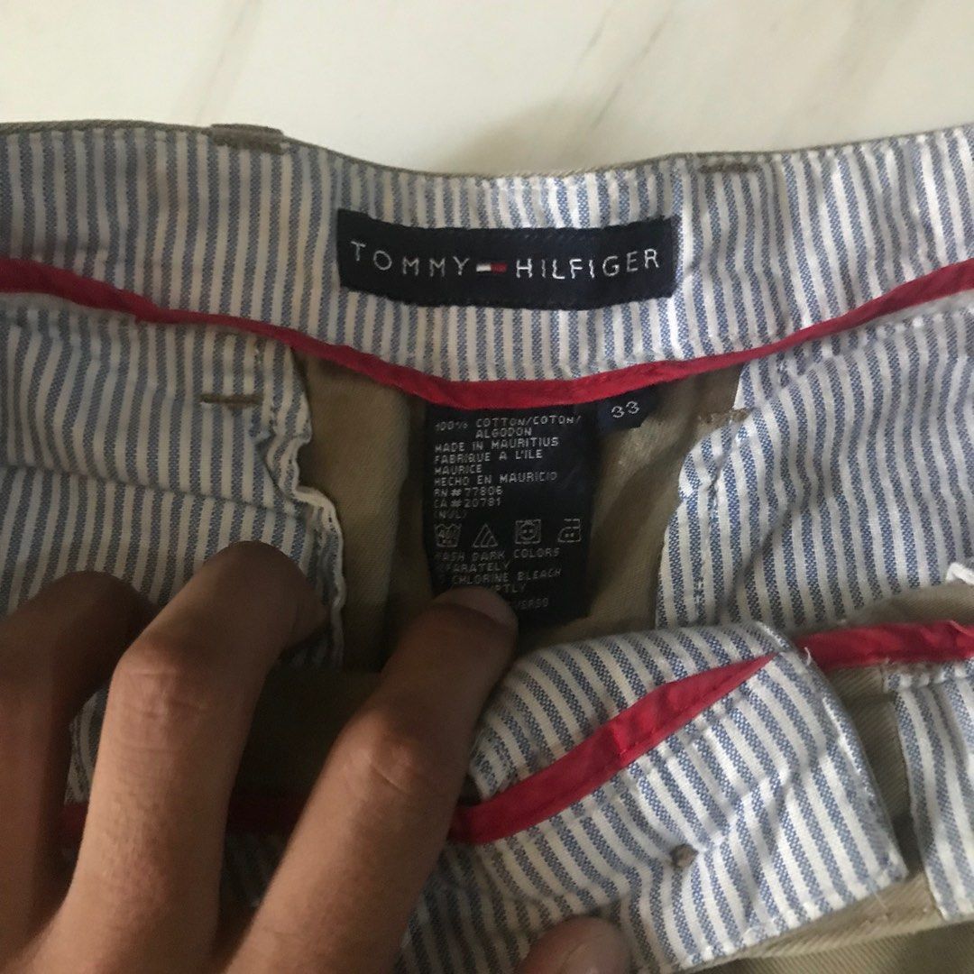 Tommy Hilfiger cargo (Category: Shorts) located in Antipolo. Submitted by stored_stuff (Listing ID 1306822347, Image 2). Description: good condition 8.5/10 dimes 33x21x12x5.