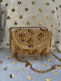 Unbranded Cluth bag, straw weave bag with gold metal chain witb banana design