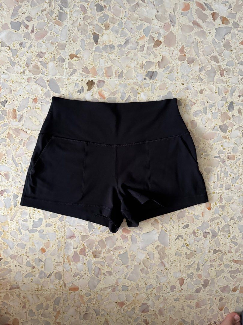 US6 Lululemon Align Classic Fit High Rise Shorts 3