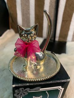 Vintage cat ring holder