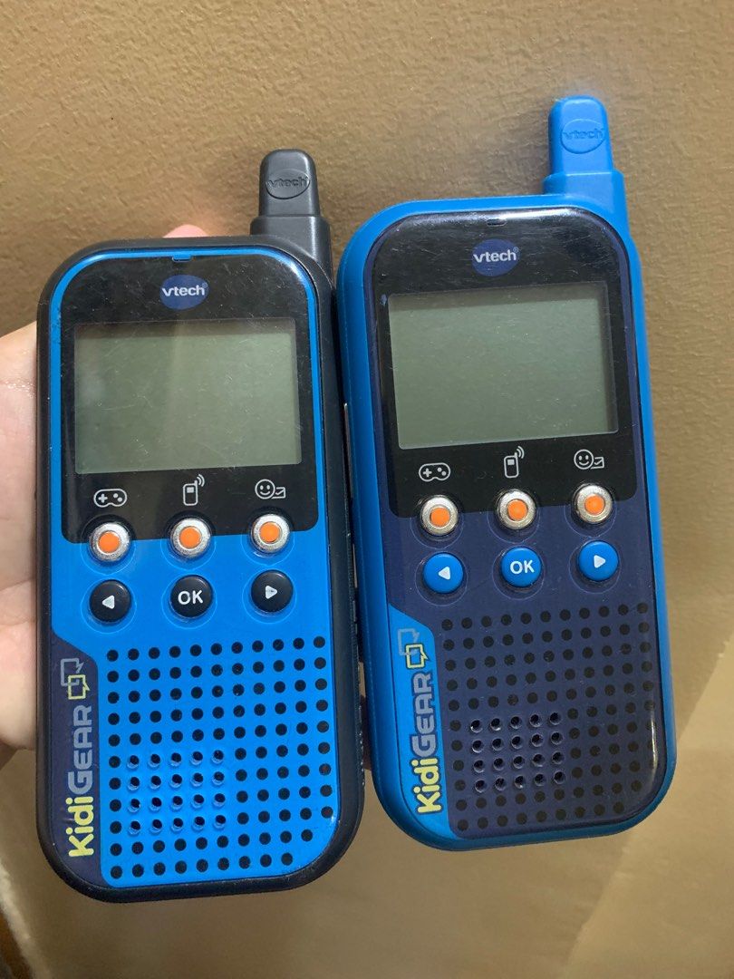 Vtech KiddieGo Walkie Talkie (Category: Walkie-Talkie) located in Paranaque City. Submitted by macks_toys (Listing ID 1306757329, Image 2). Description: 📌 You may send DM for your inquiries. 🍀 From Japan/UK Surplus items 🍀 Working well with clean battery slots 🍀 Battery not included upon purchase 🍀 Like new 🍀 650-foot range 🍀 Include four two -player games for real-time gaming 🍀 Requires 6 AAA batteries 🍀 Can send animated messages back 