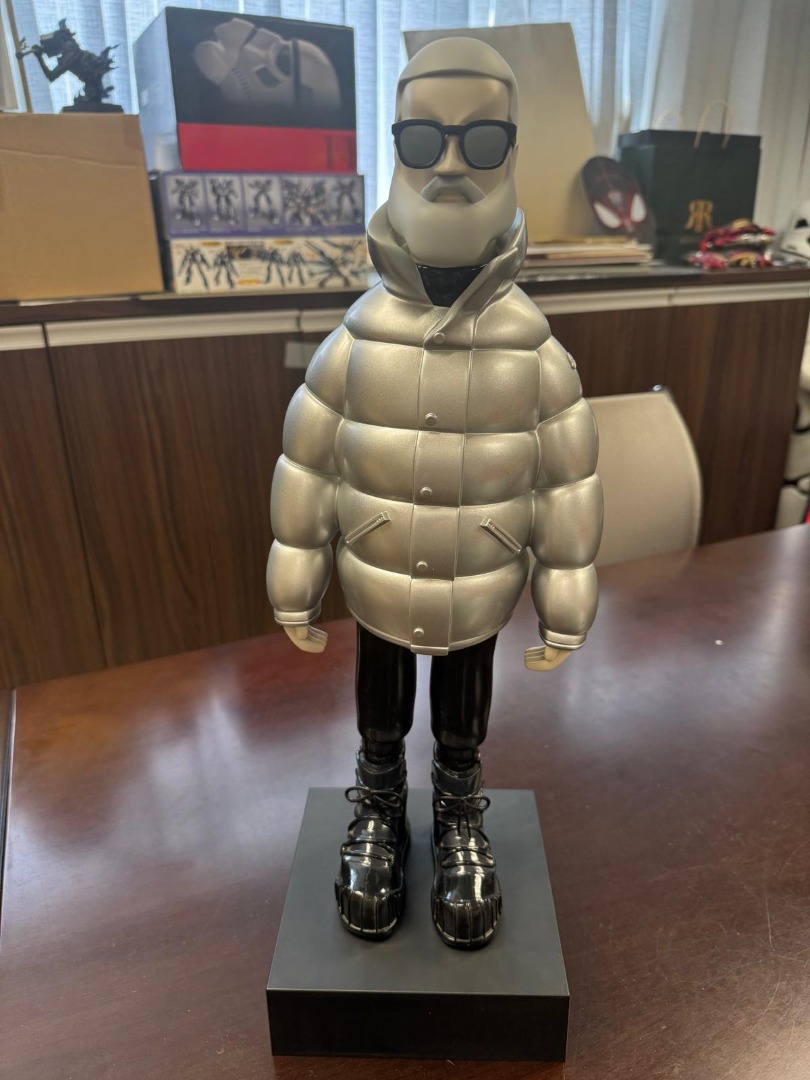 Mr moncler figure top