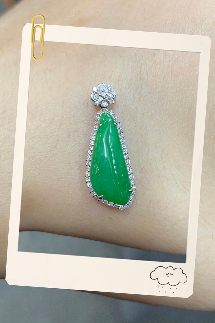 Natural jadeite customer setting service, jade processing. Production. Jade chain pendant K gold clasp processing starts from 600 HKD. Master Ho 62769030, Tsim Sha Tsui shop62863124379778112