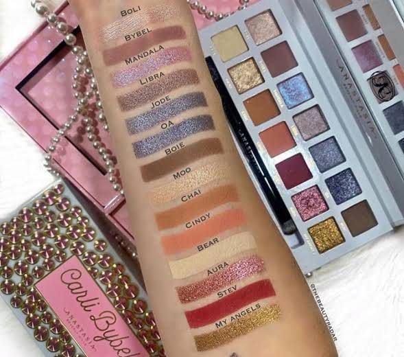 ABH Carli Bybel Eyeshadow Palette (Category: Makeup) located in Manila. Submitted by dei.clutter (Listing ID 1311207213, Image 3). Description: - original - no box - used 3x - bought at around P2,500 - rfs: curating my collection 💸 GCash, GoTyme.