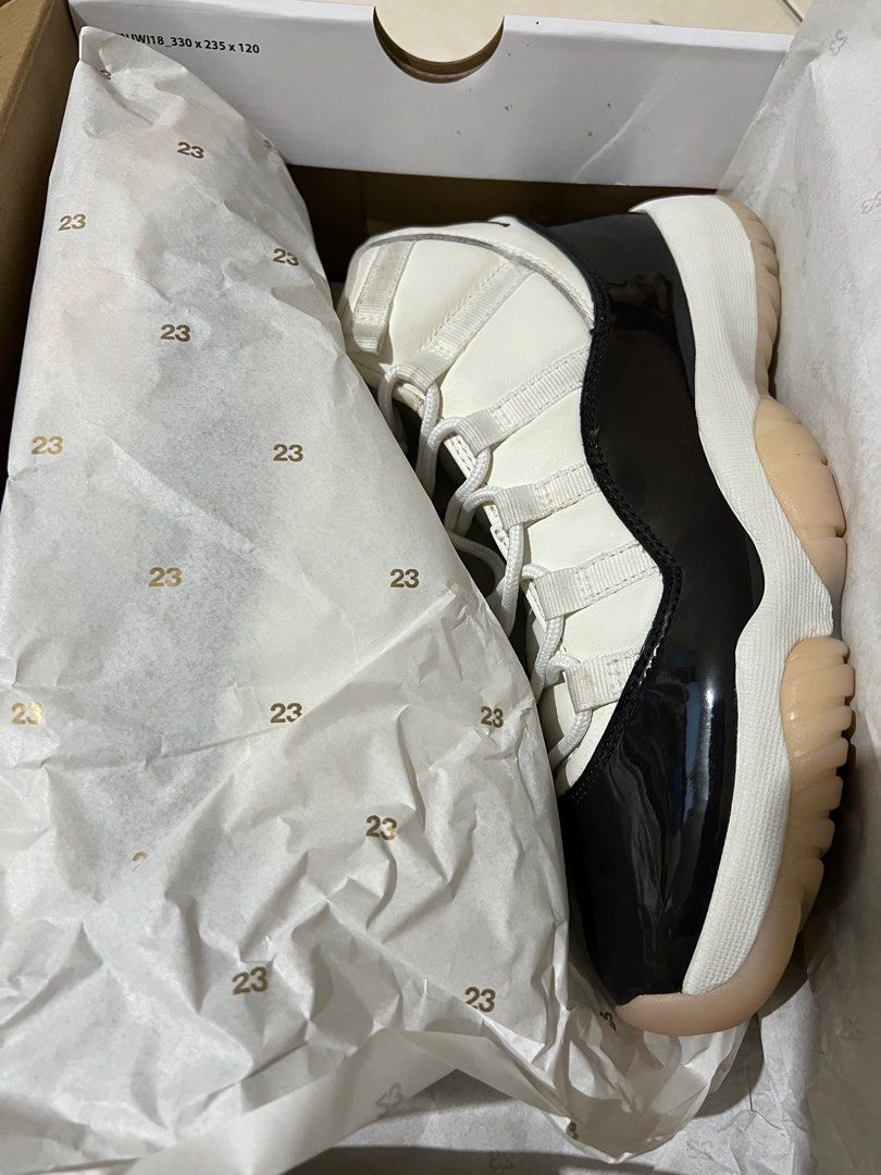 AIR JORDAN 11 “ Neopolitan” (Category: Sneakers) located in Makati City. Submitted by declutter_butter (Listing ID 1311708478, Image 1). Description: Good as new Bought in Nike RFS: Hindi na nagagamit DM for details.