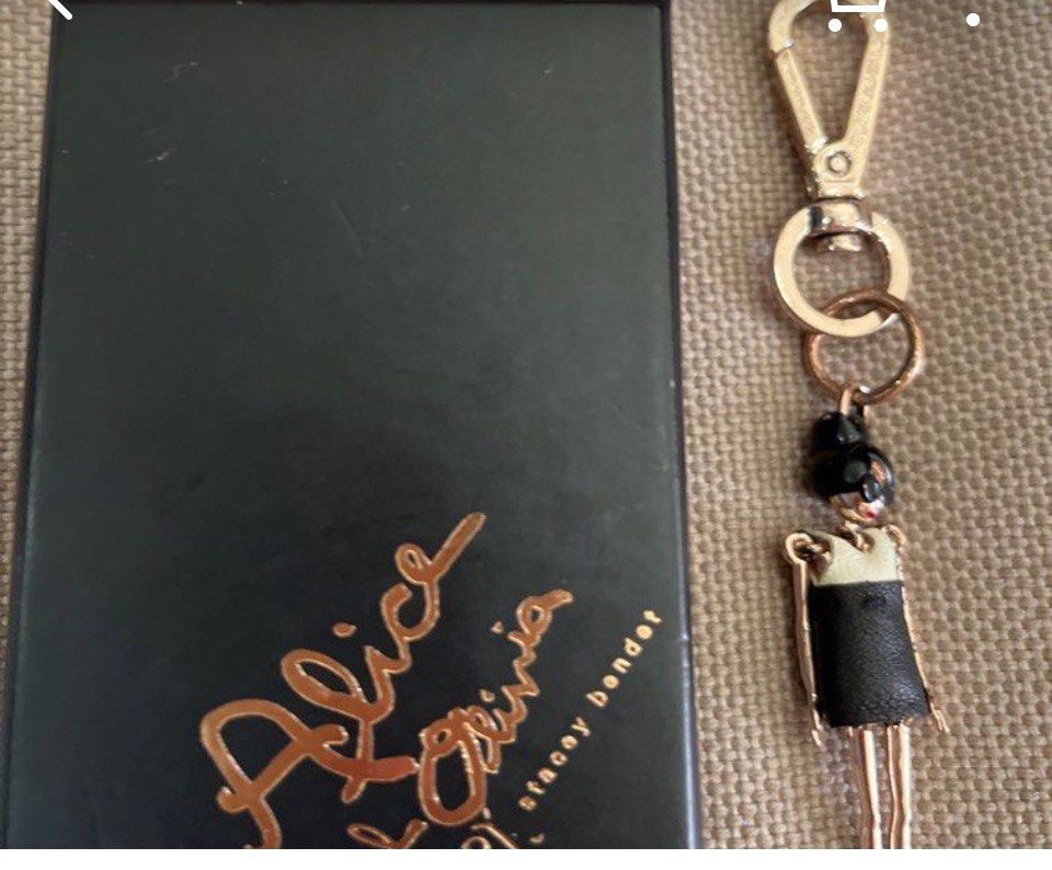 Alice Olivia keyring