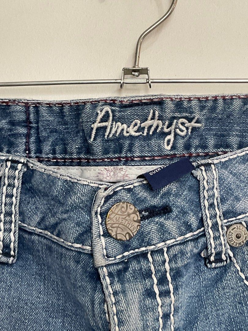 Amethyst Denim Blue Maong Shorts (Category: Shorts) located in Cavite. Submitted by aleck720 (Listing ID 1311591498, Image 3). Description: For sale: Pre-loved clothes 🫀 Waistline: 27 inches Length: 12 inches Message me for more details and inquiries (measurements, more pictures, etc.) 💸 MOP: Gcash, Maya, GoTyme 🛵 MOD: J&T.