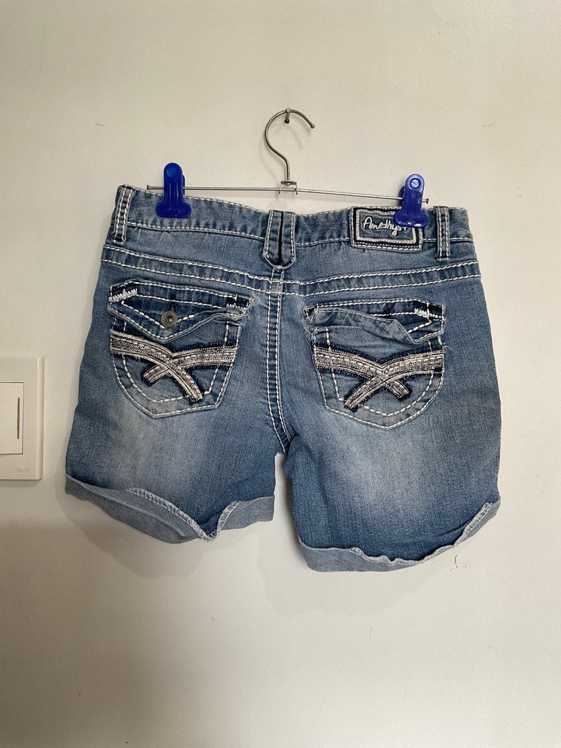 Amethyst Denim Blue Maong Shorts (Category: Shorts) located in Cavite. Submitted by aleck720 (Listing ID 1311591498, Image 2). Description: For sale: Pre-loved clothes 🫀 Waistline: 27 inches Length: 12 inches Message me for more details and inquiries (measurements, more pictures, etc.) 💸 MOP: Gcash, Maya, GoTyme 🛵 MOD: J&T.