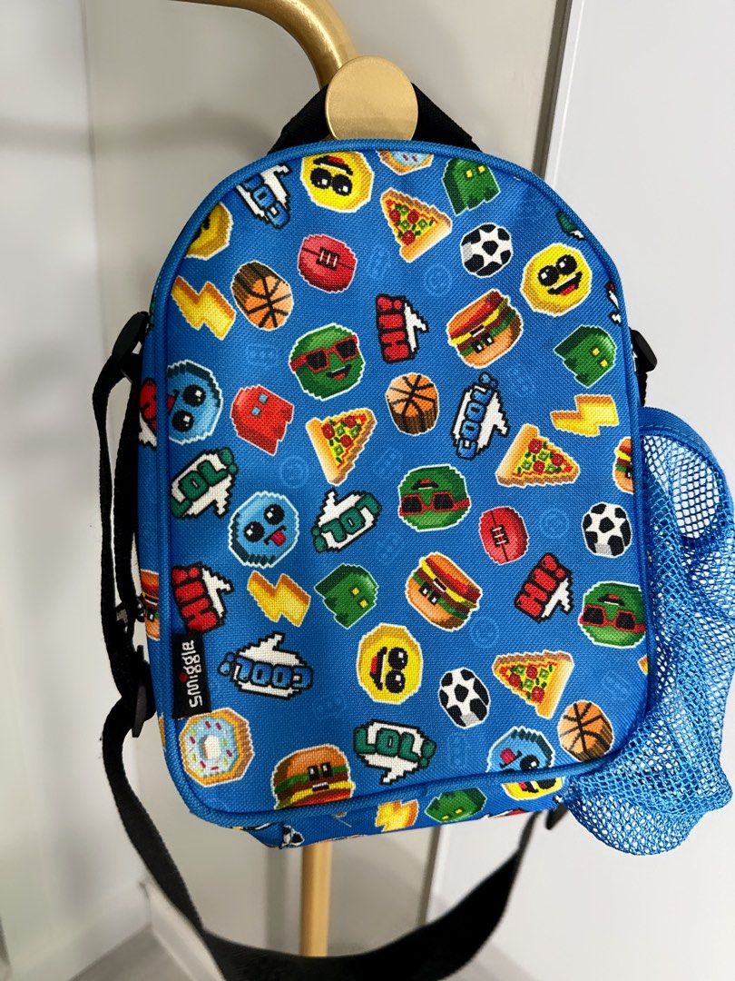 Authentic Smiggle Lunch Bag (Category: Other Babies Going Out Needs) located in Laoag. Submitted by senicecollection (Listing ID 1311522460, Image 2). Description: Good as new Used 2x only Plus sf.