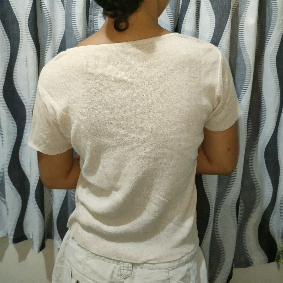 Beige basic top (Category: Blouses) located in Abucay. Submitted by kklpp (Listing ID 1311588313, Image 1). Description: .