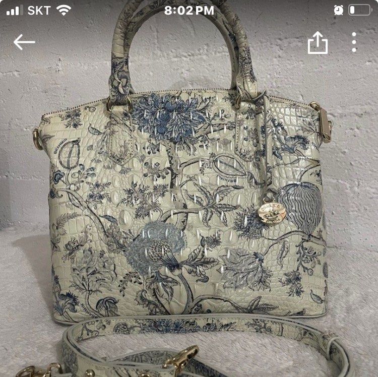 Brahmin bag (Category: Luxury Bags & Wallets) located in Cavite. Submitted by bagmarley (Listing ID 1297244101, Image 2). Description: Brahmin Bag Authentic Unused With sling.