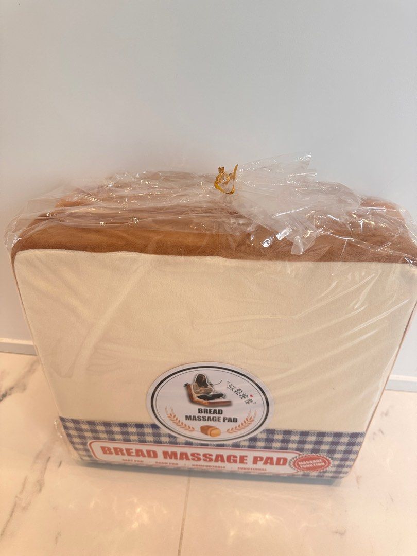 Bread massage pad （分類：梳化）位於 Hong Kong。 由 happyshoppinggal 提交（商品編號 1311533821，圖片 2）。簡介： Brand new massage pad 。