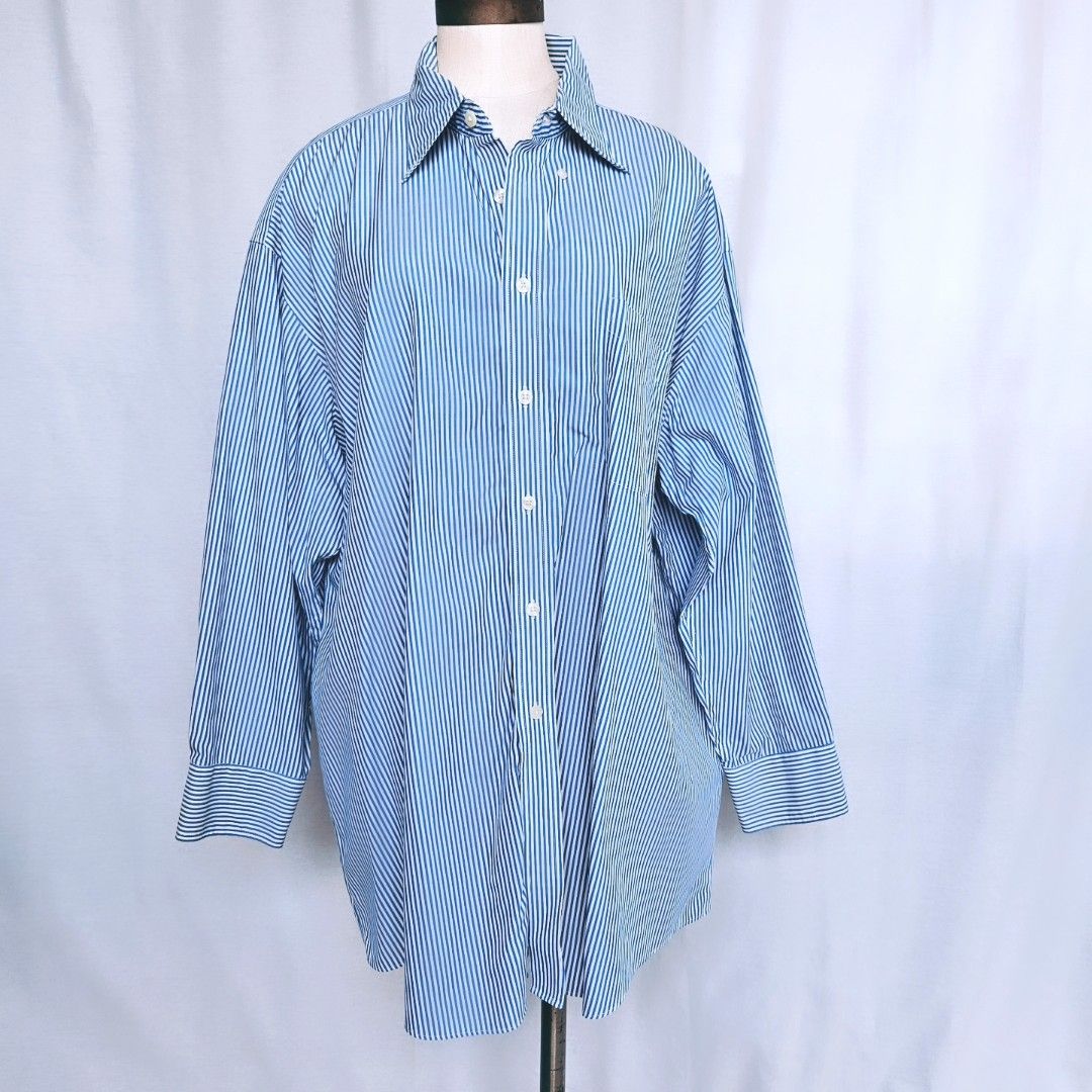 GITMAN BROS. BLUE STRIPES BUTTONDOWN SHIRT (Category: Formal Shirts) located in Carmona. Submitted by simplestashph (Listing ID 1311619139, Image 1). Description: CODE: X-05 GITMAN BROS. BLUE STRIPES BUTTONDOWN SHIRT C 56, L32, SLEEVES 21, SHOULDER 7 PHP 750.
