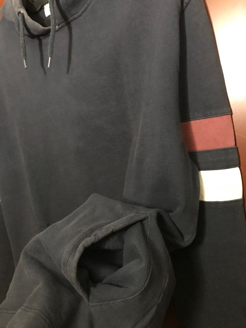 H M L.O.G.G. Black Hoodie Red White Stripes Ukuran M