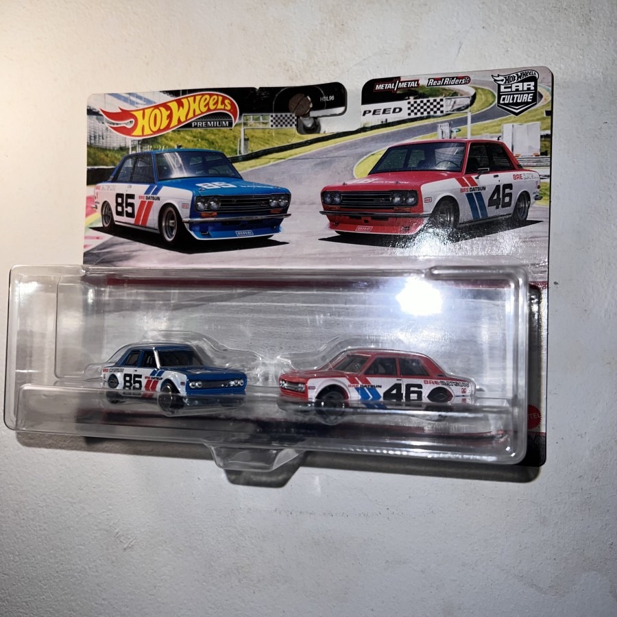 Hot Wheels Car Culture - Lot De 2 Datsun 510 BRE Bluebird #46 - Édition Premium 1:64, Neuf