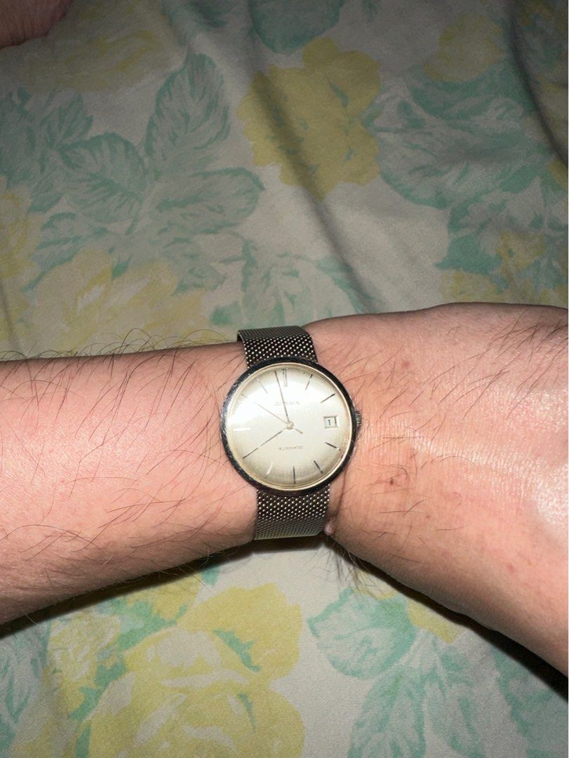 Vintage Juvenia Slimmatic Swiss Automatic (Category: Men's Watches) located in Quezon City. Submitted by carl.sy. (Listing ID 1311328209, Image 2). Description: Automatic uhr Swiss watch Milanaise original mesh bracelet. So light-weight and slim feels like you’re not wearing one. Looks slick and classy fits for formal wear. Size diameter 33 mm..