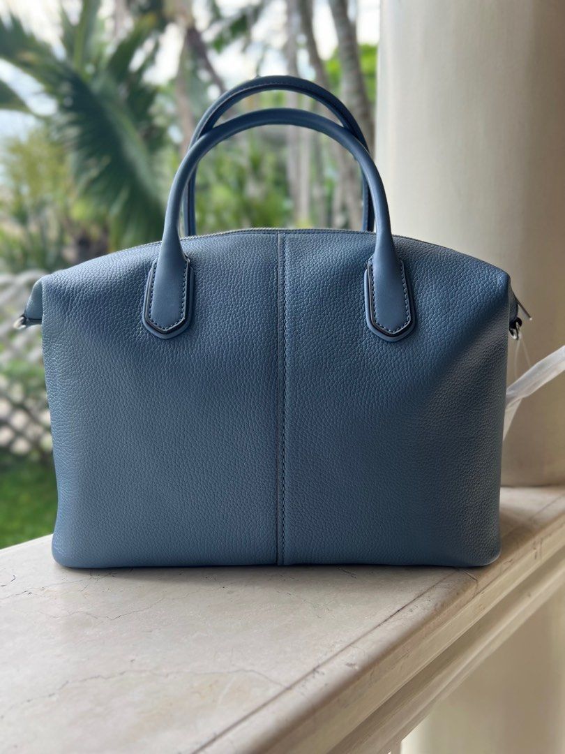 MICHAEL KORS - Hyde Leather Satchel - Large (Category: Tote Bags) located in Manila. Submitted by offthenest (Listing ID 1311586855, Image 2). Description: Brand: Michael Kors Model: Hyde Leather Bag Color: Denim Size: Large Original Price: $628.00 Origin: Bought in the US Others: Authentic; With paperbag SIZE: 16”W X 11”H X 5”D PRODUCT DETAILS: Adjustable & detachable long strap Zip fastening Interior details: back zip pocket & front slip pocket