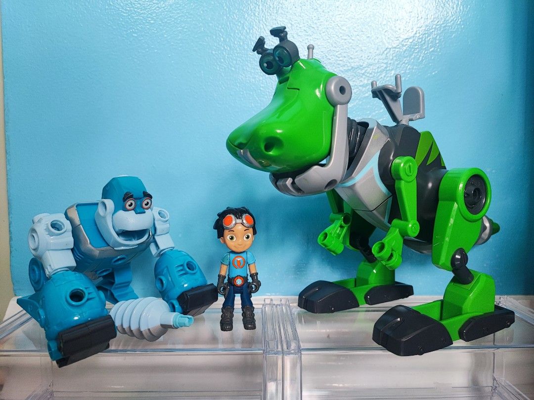 Nickelodeon rusty rivets set (Category: Kids Toys) located in Iloilo. Submitted by fj2015 (Listing ID 1311637420, Image 1). Description: rusty rivets set with botasaur and botarilla. used condition - with flaws. rusty rivets crotch was glued, but legs are still movable..
