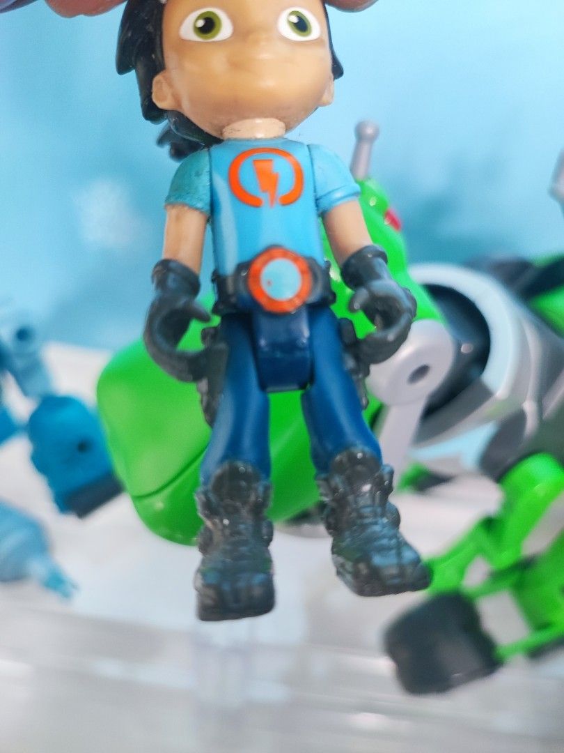 Nickelodeon rusty rivets set (Category: Kids Toys) located in Iloilo. Submitted by fj2015 (Listing ID 1311637420, Image 3). Description: rusty rivets set with botasaur and botarilla. used condition - with flaws. rusty rivets crotch was glued, but legs are still movable..