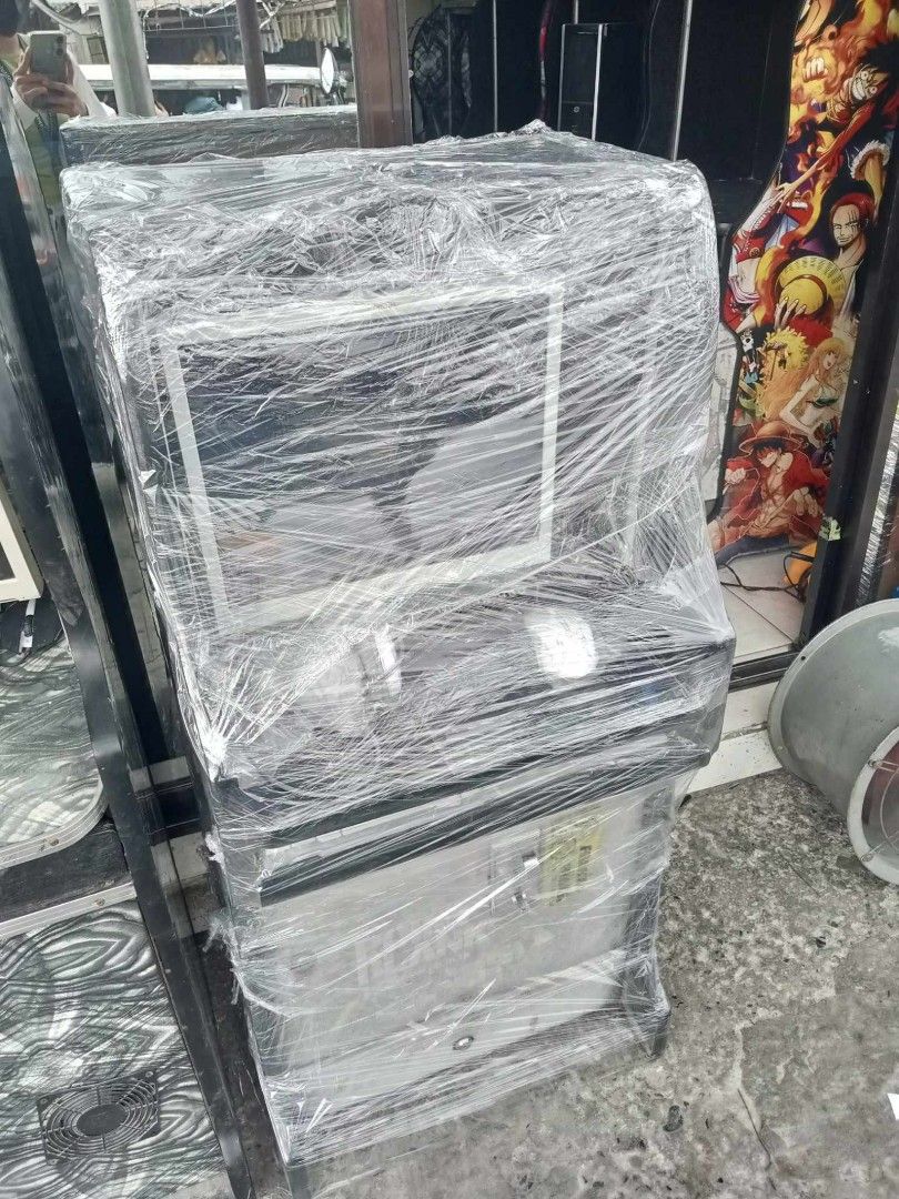 PISO NET PLUG&PLAY (Category: Desktops) located in Manila. Submitted by johncarlod87496 (Listing ID 1311587891, Image 2). Description: *Intel core i5 2nd gen used *8gb ram ddr3 bnew *128gb ssd bnew *17" dell monitor used *Pisonet box used *brand new universal coinslot 1,5,10,20 old/new coins accepted * keytech RGB k516 bundle keyboard and mouse brand new *gaming headset headset brand new *mousepad brand new *cam lock brand new *timer brand new Wi