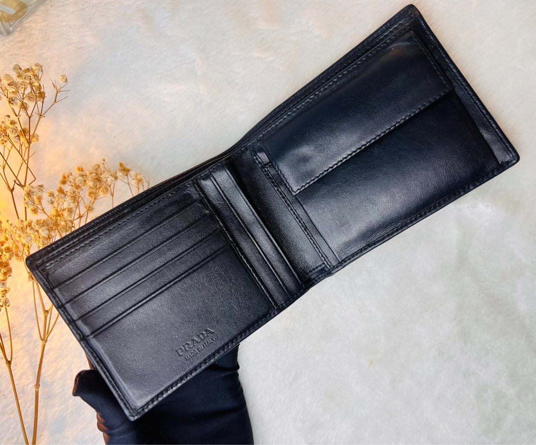 Used prada wallet top